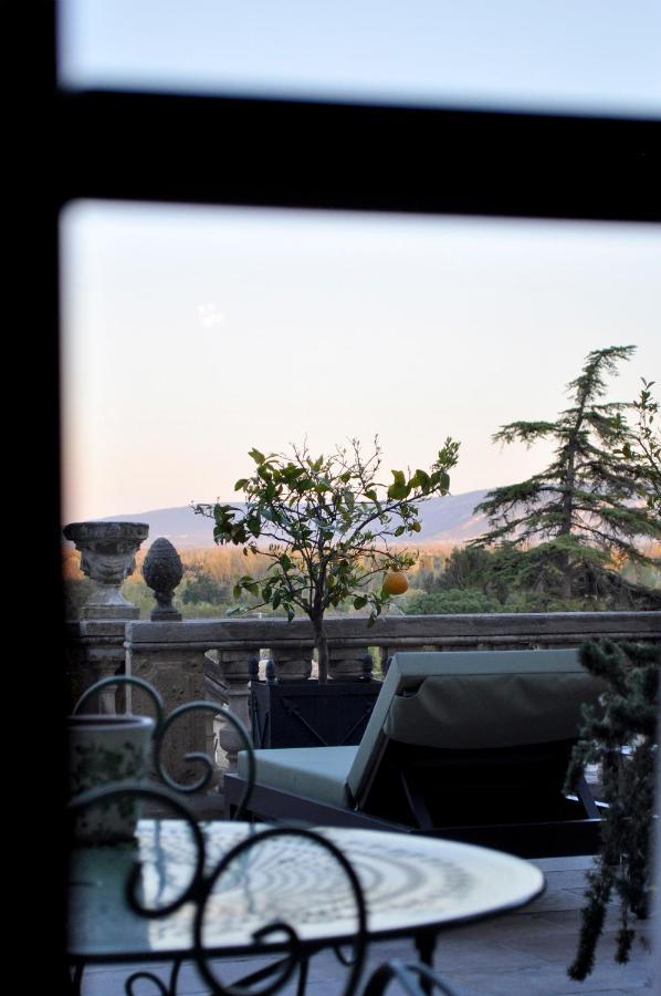 Le Petit Chateau Châteauneuf-de-Gadagne Εξωτερικό φωτογραφία