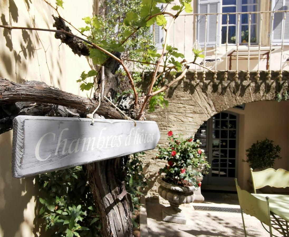 Le Petit Chateau Châteauneuf-de-Gadagne Εξωτερικό φωτογραφία