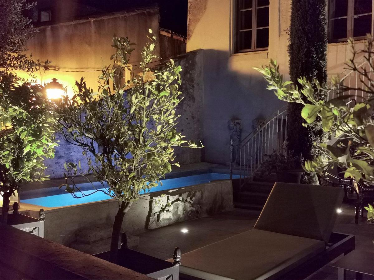 Le Petit Chateau Châteauneuf-de-Gadagne Εξωτερικό φωτογραφία