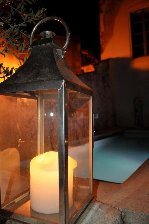 Le Petit Chateau Châteauneuf-de-Gadagne Εξωτερικό φωτογραφία