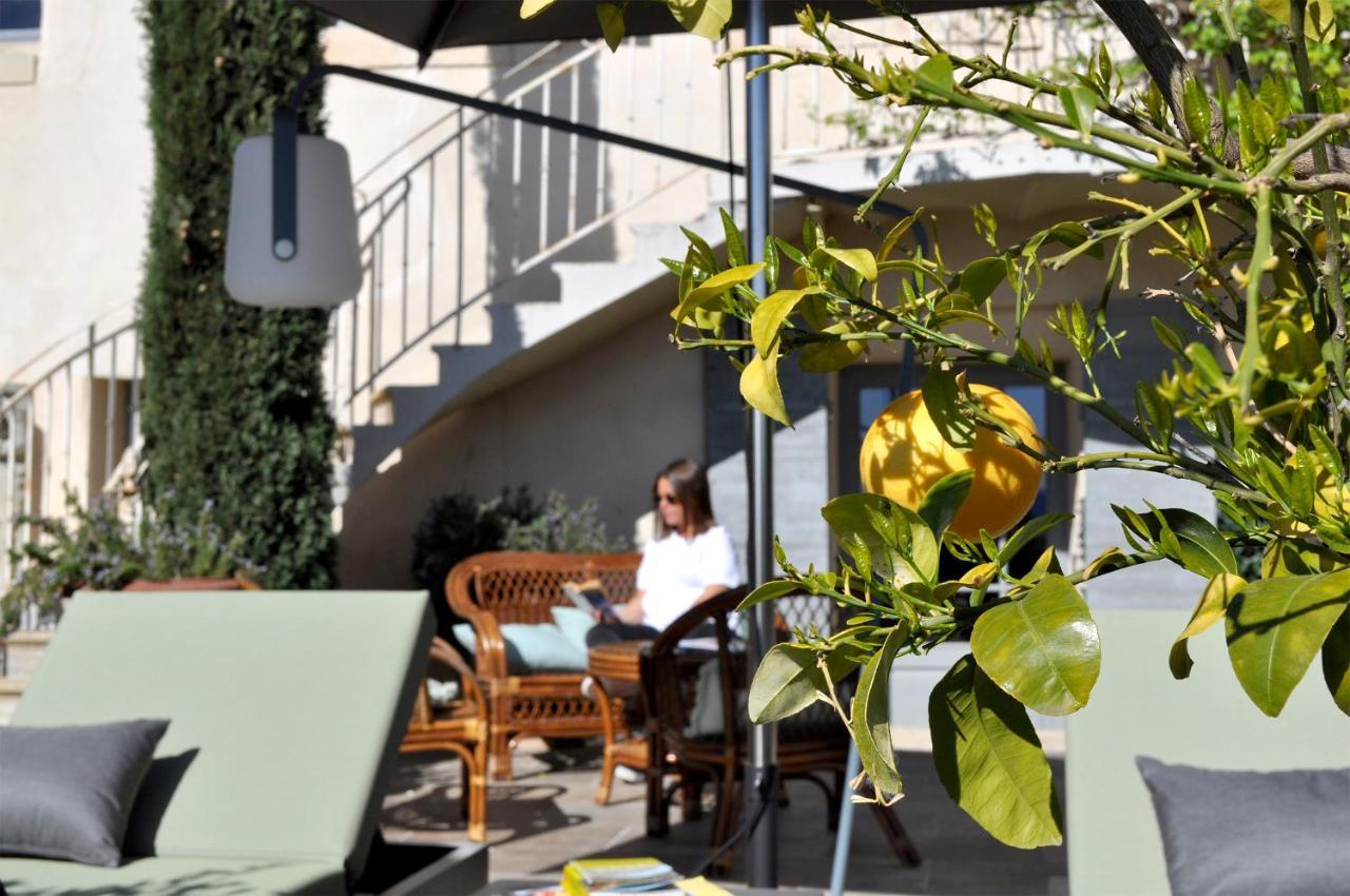 Le Petit Chateau Châteauneuf-de-Gadagne Εξωτερικό φωτογραφία