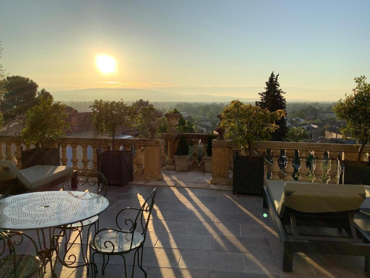 Le Petit Chateau Châteauneuf-de-Gadagne Εξωτερικό φωτογραφία